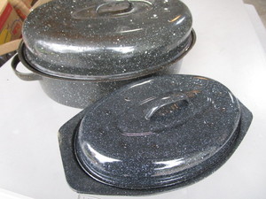 lot 88 image: Enamel Roaster & Canner