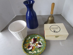 lot 110 image: Plate, Box, Vase Bell