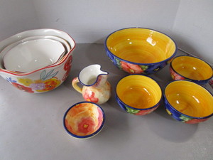 lot 116 image: Pioneer Woman Bowls, Ceramic