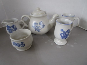 lot 121 image: Pfaltzgraff Tea Set