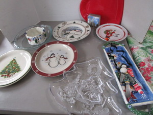 lot 122 image: Holiday Supplies