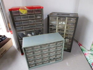 lot 128 image: Organizers With Hardware