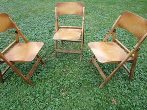 lot 137 image: Vintage Folding Chairs