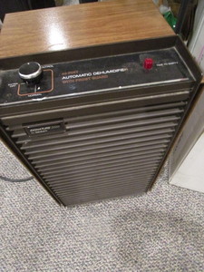 lot 147 image: Dehumidifier, 40 Pint