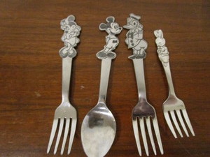 lot 154 image: Childrens Silverware