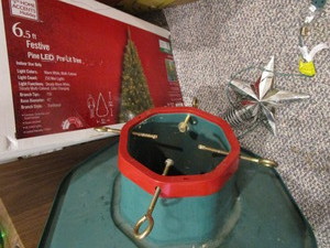 lot 182 image: Artificial Tree, Stand & Topper