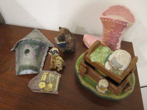 lot 199 image: Bird House, Candle