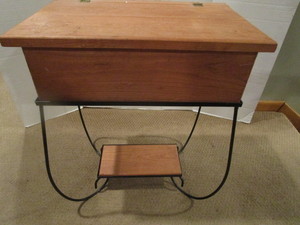 lot 211 image: Occasional Table, Fliptop