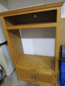 lot 215 image: Oak Stand