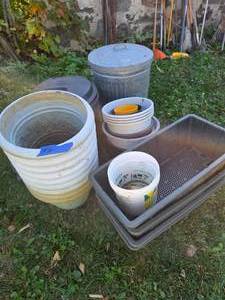 lot 17 image: Planters, Flower Pots, & Garbage Cans