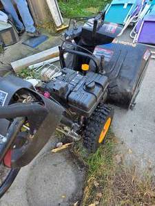 lot 29 image: Poulan 10.5HP 30 Two Stage Snowblower