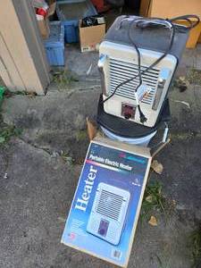 lot 35 image: Milk House Heater (New in Box)