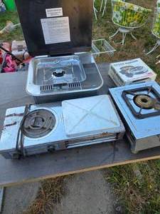 lot 40 image: 4-Burners & Hot Plates