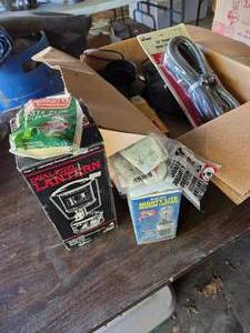 lot 49 image: Propane Lanterns & Propane Hose