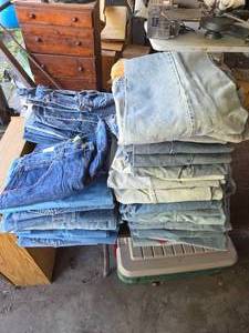 lot 52 image: 26 Pairs of Mens Jeans 36w-32L