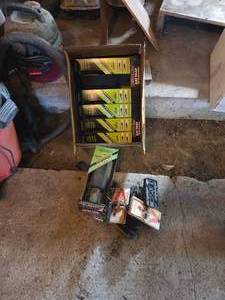 lot 90 image: Rat Traps (New in Box)