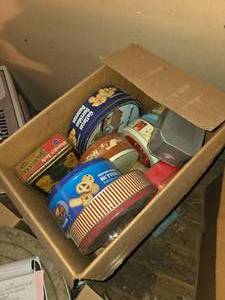lot 152 image: Vintage Tins