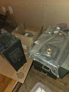 lot 154 image: Small Fish House Stove & Propane Burners (New In Box)