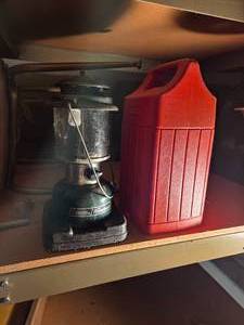 lot 162 image: Coleman Lantern WCase