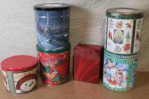 lot 39 image: Set of 6 Decorative Holiday and Winter Themed Metal Tins