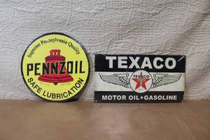 lot 49 image: Set of 2 Vintage Style Pennzoil and Texaco Metal Gasoline Signs