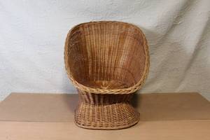 lot 65 image: Wicker Basket-Style Chair with Curved Backrest