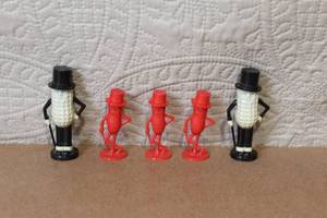 lot 107 image: Set of 5 Vintage Mr. Peanut Plastic Figurines