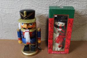 lot 125 image: Set of 2 Holiday Nutcracker Figures Including Soldier and Snowman