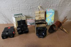 lot 136 image: Vintage View-Master Stereoscope Bundle with Reels, Luna View Light Attachment, and 3D Viewer Accessories