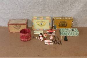 lot 166 image: Vintage Cigar Boxes and Collectible Miscellaneous Lot