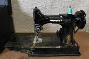 Vintage Singer Sewing Machine Model 221 Featherweight with Case and Accessories