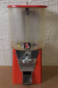 lot A-170 image: Vintage Oak Mfg Co. 5 Cent Red Gumball Candy Vending Machine