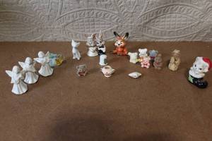 lot 189 image: Collection of Miniature Animal Figurines, Angels, Bears, and Trinkets