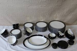 lot 213 image: Gemini Fine China Dinnerware Set Made in Japan, Black and Silver Trim