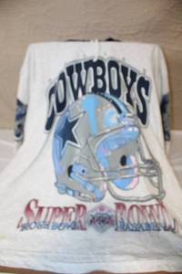 lot 214 image: Dallas Cowboys Super Bowl XXVII Rose Bowl Sweatshirt Size One