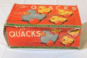 lot 236 image: Vintage KamKap The Quacks Wooden Duck Pull Toy Set with Original Box