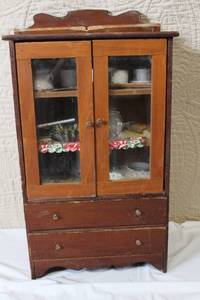 lot 247 image: Vintage Dollhouse Wooden Hutch with Miniature Kitchenware and Dishes
