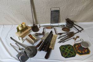 lot 252 image: Collection of Vintage Kitchen Utensils and Hand Tools
