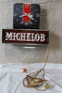 lot A-268 image: Vintage Michelob Lighted Wall Clock by Everbrite Electric Signs