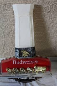 lot A-269 image: Vintage Budweiser King of Beers Illuminated Bar Sign by Lakeside Ltd