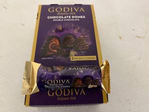 lot 292 image: SSS. 12x Godiva Chocolate Domes Double Chocolate