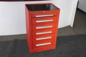 lot 2 image: Kennedy Side Tool Box