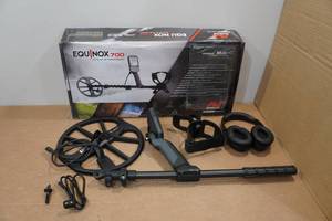 lot 4 image: Minelab Equinox 700 All Terrain Metal Detector