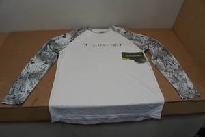 lot 19 image: Blackfish Guide UPFCooling Long Sleeve - Medium