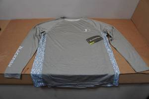lot 22 image: Blackfish Guide UPFCooling Long Sleeve - Large