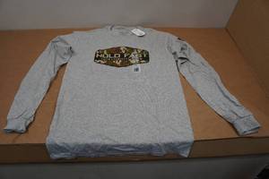 lot 27 image: Hold Fast Unisex Faith Family Freedom Long Sleeve Shirt - Small
