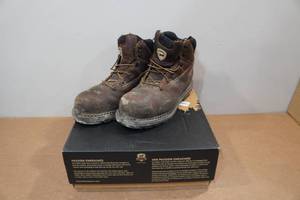 lot 30 image: Irish Setter Edgerton Mens 6 Work Boots Style 83686 - Size 10.5