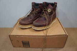 lot 35 image: Irish Setter Ashby Mens 6 Work Boots Style 83605 - Size 7.5