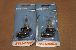 lot 51 image: Sylvania Basic Halogen Lamps - 9006