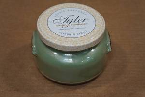 lot 56 image: Tyler Candle Co 22oz Hippie Chick Candle